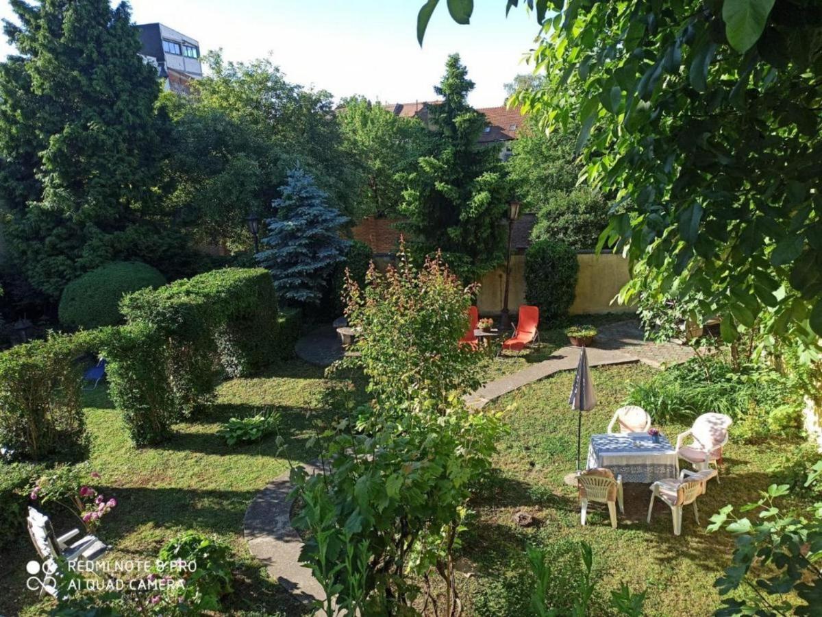 Cocic Garden Lägenhet Osijek Exteriör bild