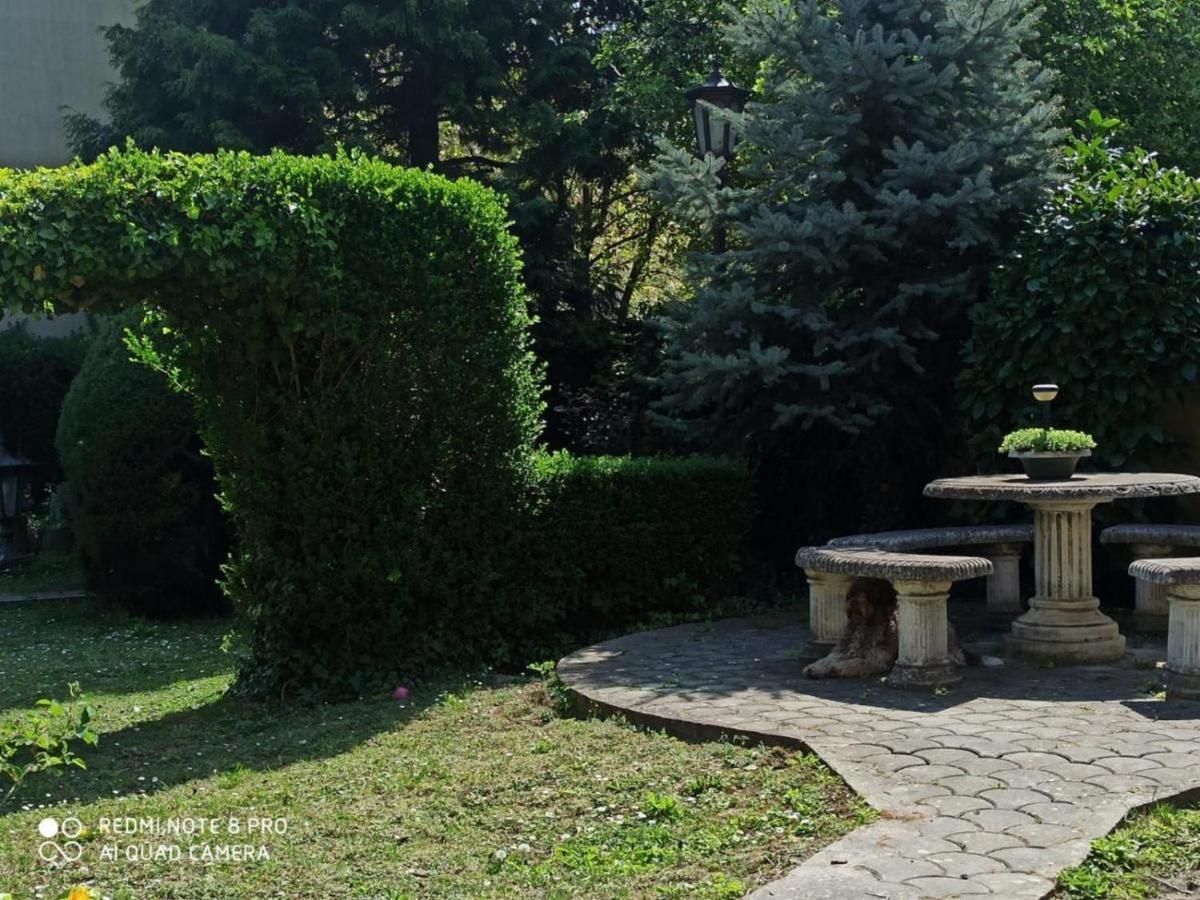 Cocic Garden Lägenhet Osijek Exteriör bild
